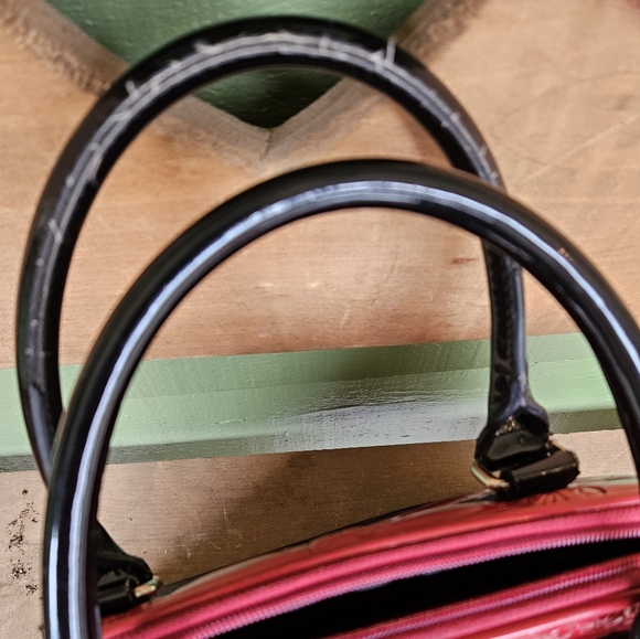 Disney Patent Leather Travel Purse - Picture 6 of 13